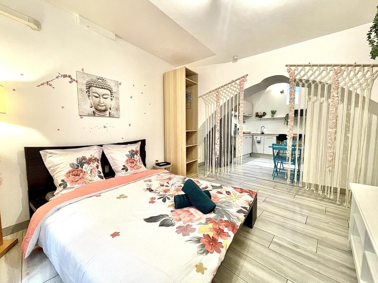 *Le Lotus*Fiber Wifi*Hyper Center* Apartment Salon-de-Provence Exterior photo