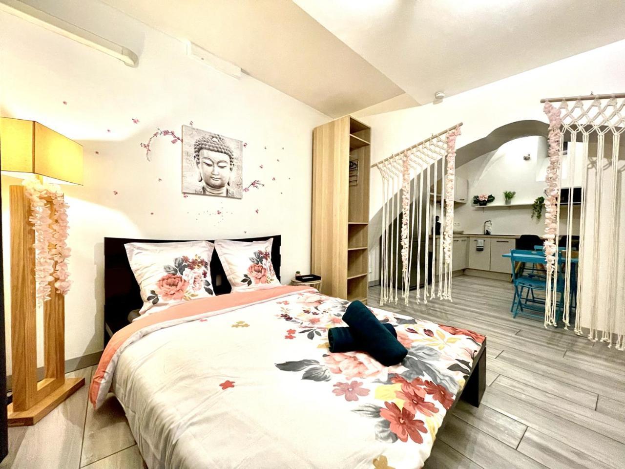 *Le Lotus*Fiber Wifi*Hyper Center* Apartment Salon-de-Provence Exterior photo